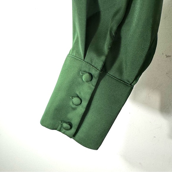 ELOQUII Kelly Green Satin Blouse Button Down bow Tie Waist NWT - Picture 4 of 10